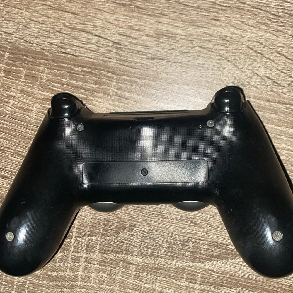 PS4 controller - Picture 2 of 2